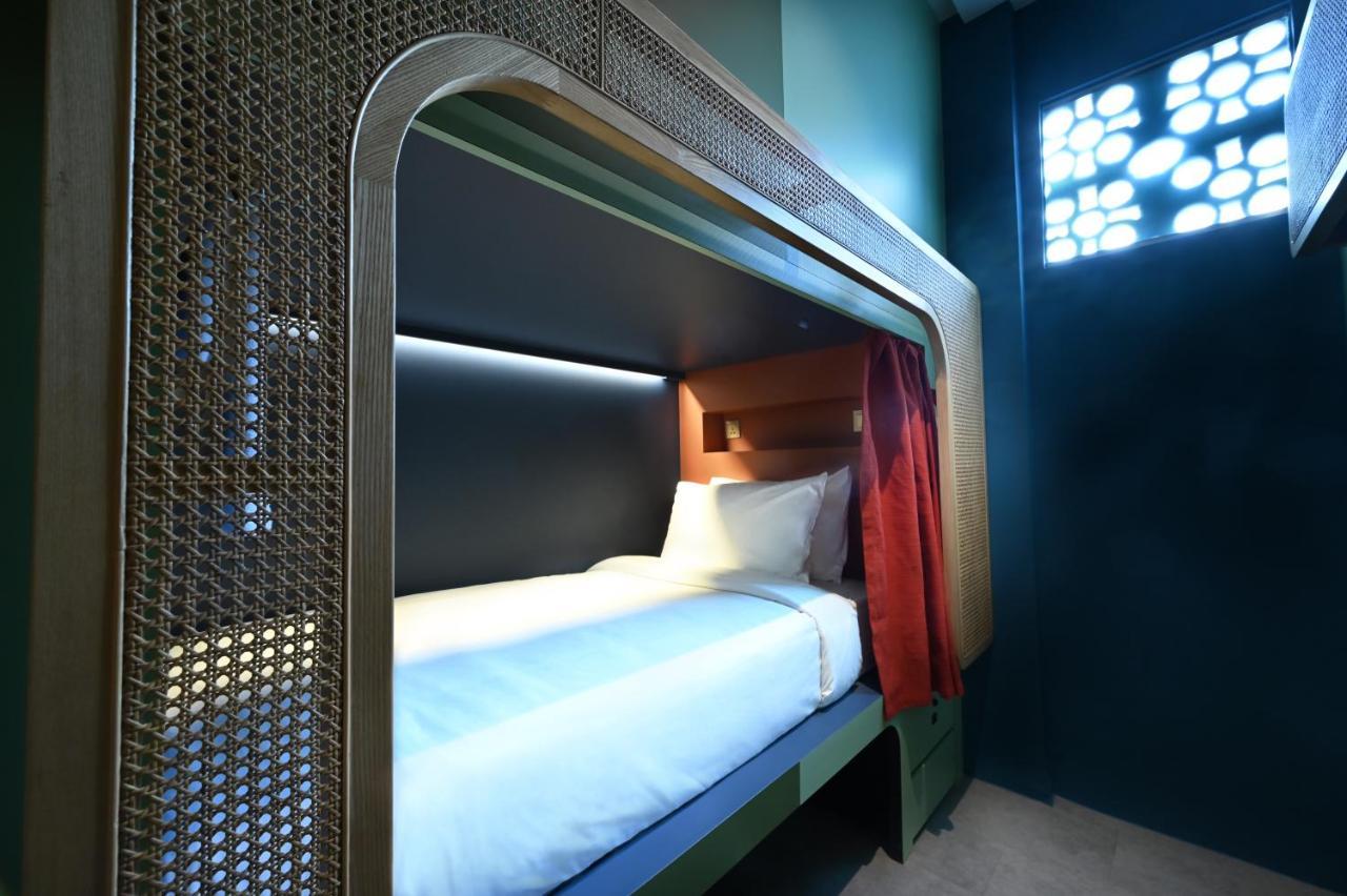 Dream Chaser Boutique Capsule Hotel Singapore Exterior photo