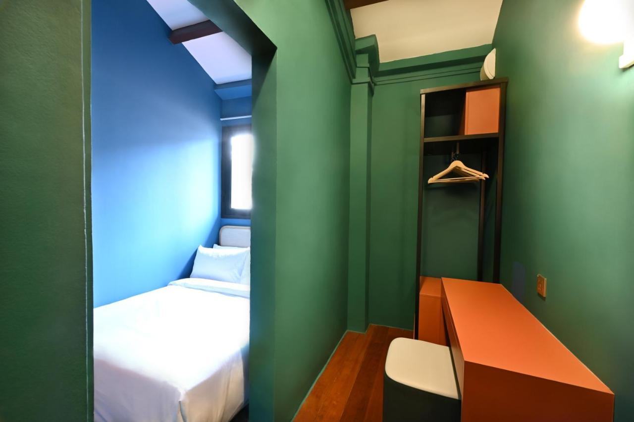 Dream Chaser Boutique Capsule Hotel Singapore Exterior photo