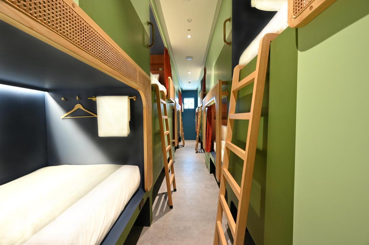 Dream Chaser Boutique Capsule Hotel Singapore Exterior photo