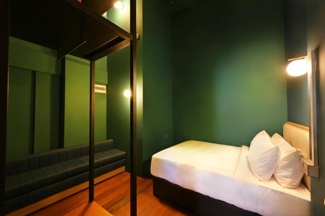 Dream Chaser Boutique Capsule Hotel Singapore Exterior photo